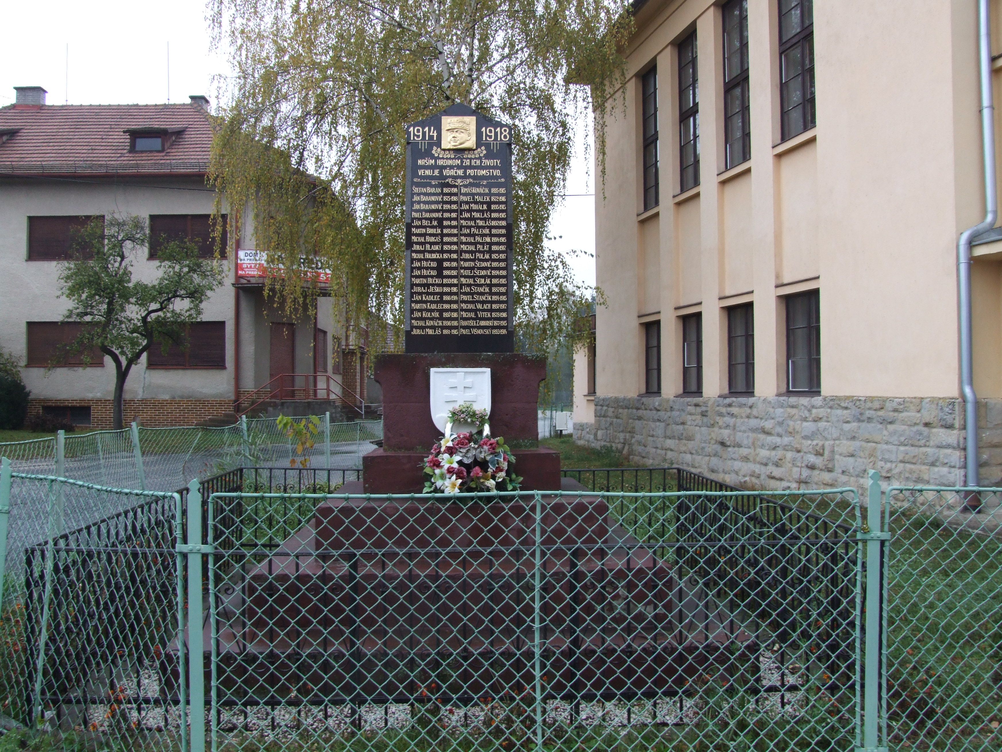 Kostolné Pamätník1694.jpg